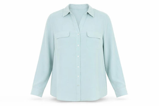 Front view of d&co Denim Women Blue XL Collared Button-Up Shirt