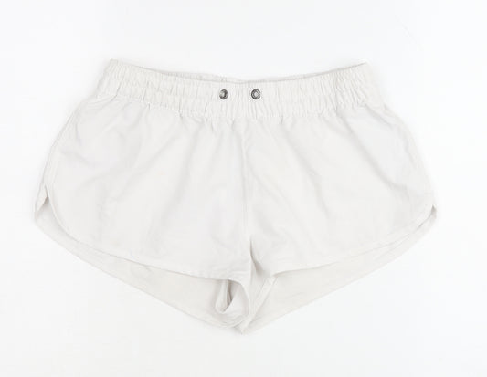 Women's White Athletic Gym Shorts Size 6 for Activewear