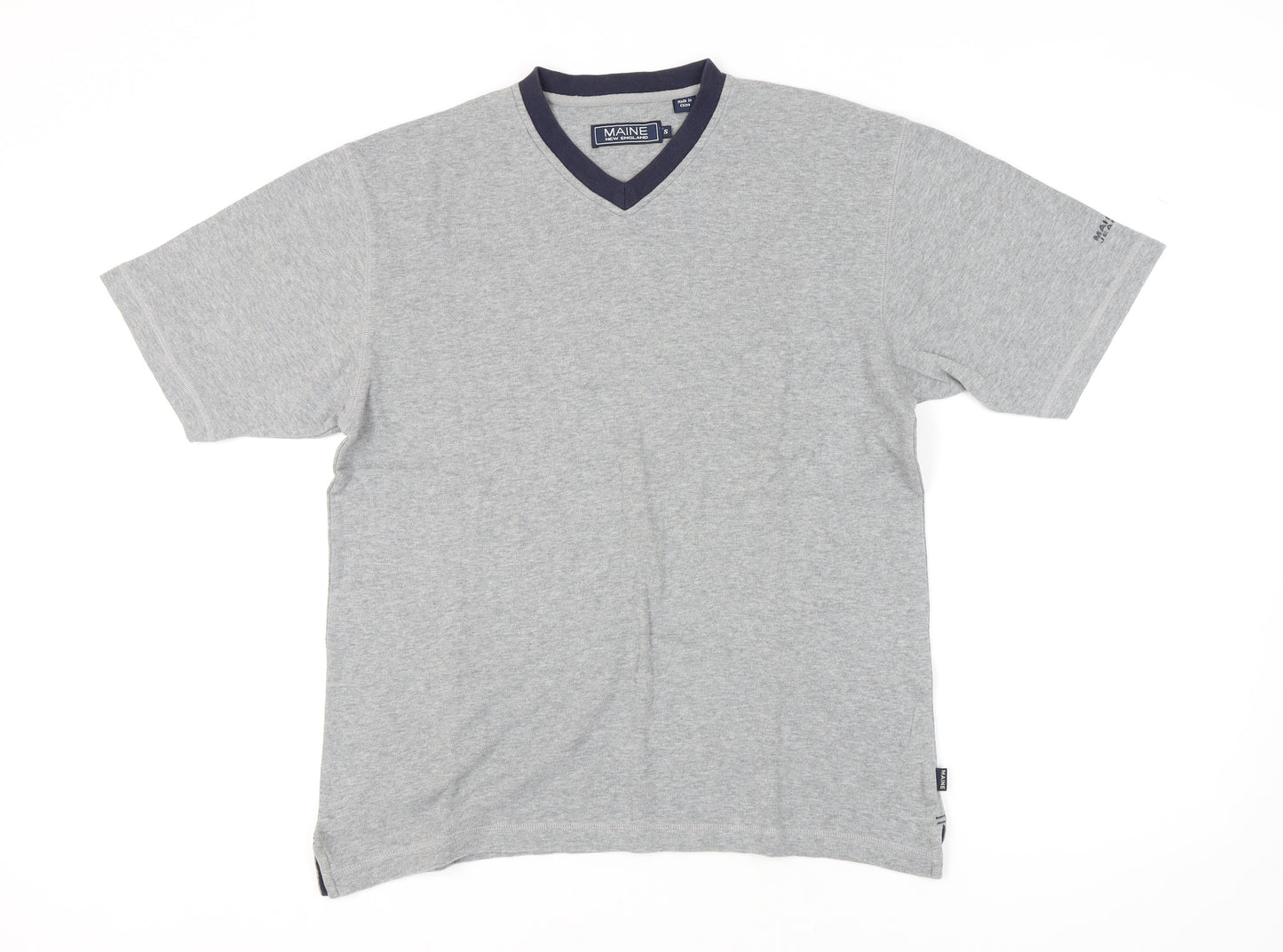 Maine New England Men's Grey V-Neck T-Shirt Small