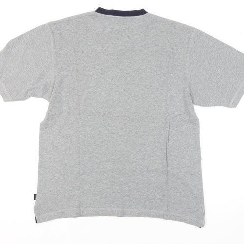 Maine New England Men's Grey V-Neck T-Shirt Small