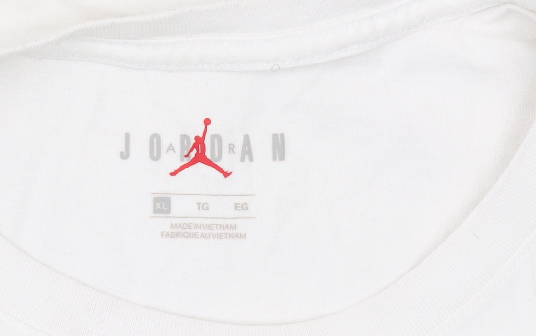 Nike Men’s White XL Sports Graphic T-Shirt