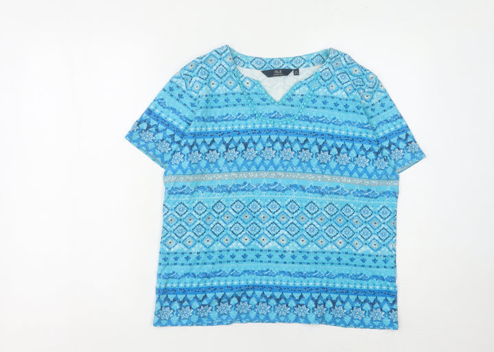 Isle Essentials Women's Blue Geometric T-Shirt