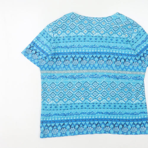 Isle Essentials Women's Blue Geometric T-Shirt