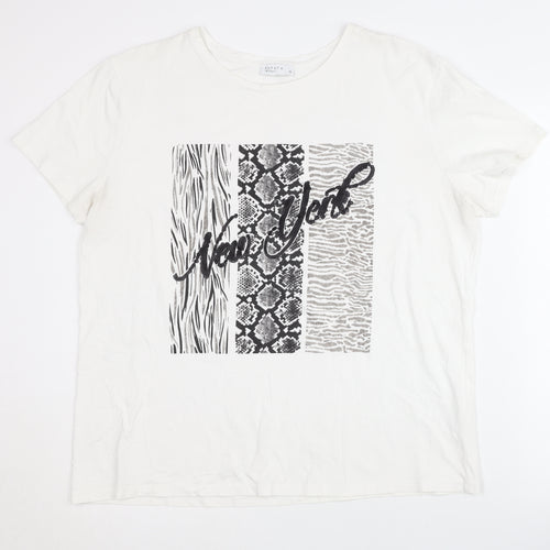 Papaya Women's White Animal Print T-Shirt Size 18
