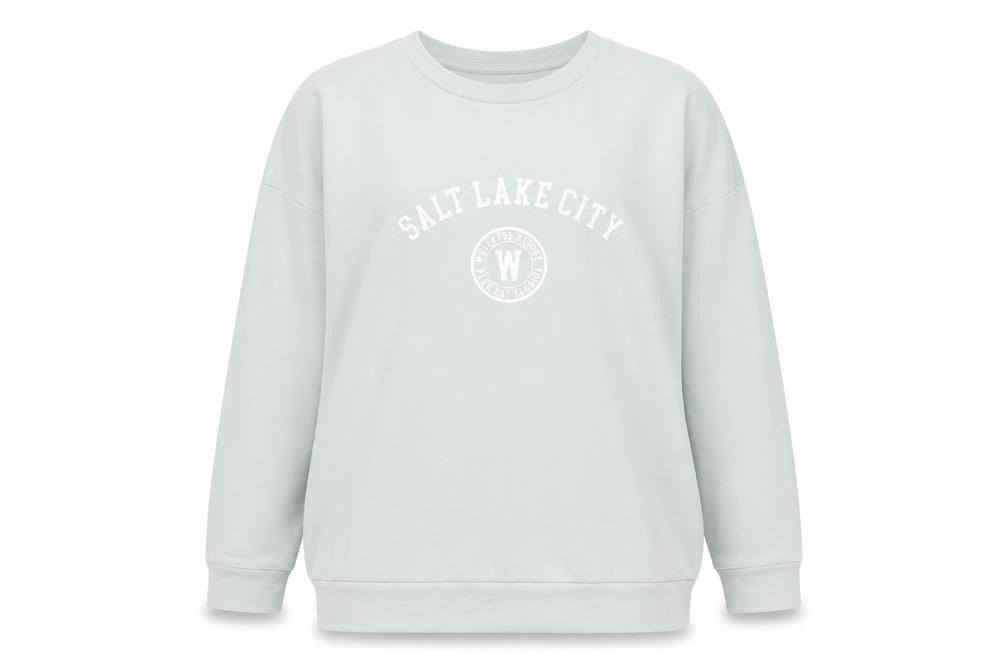 Front view of F&F Women's Grey XL Pullover Sweatshirt
