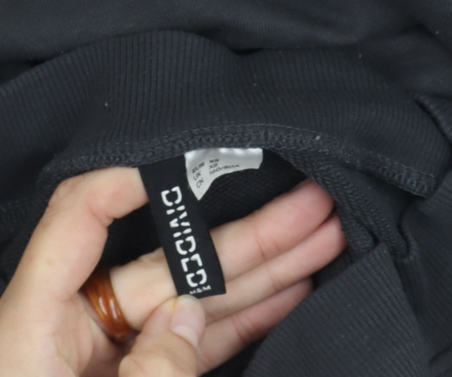 Divided Women's Black XS Pullover V-Neck Jumper