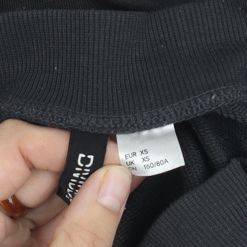 Divided Women's Black XS Pullover V-Neck Jumper