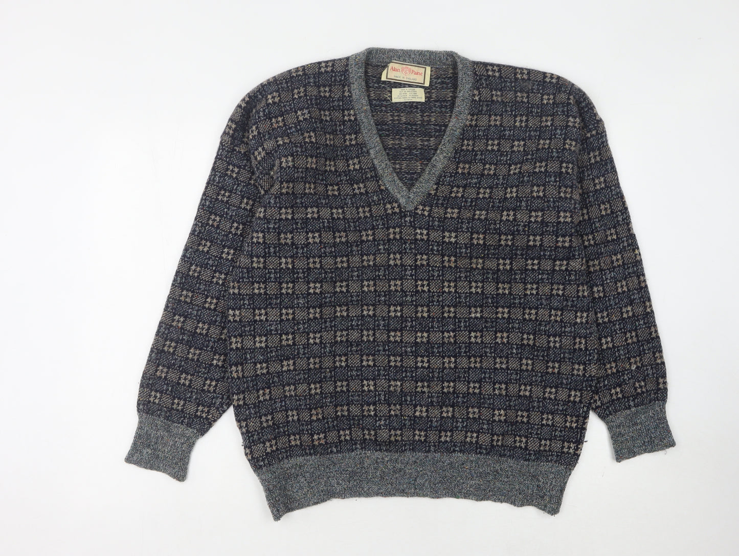 Alan Paine Men's Grey V-Neck Wool Jumper - Size L