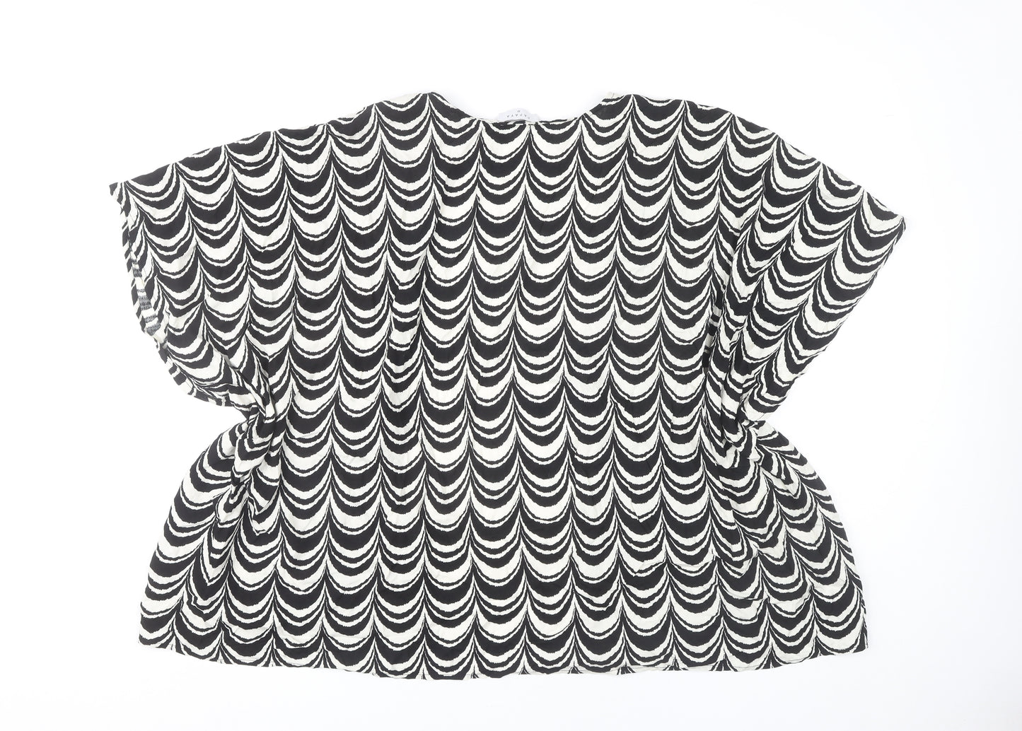 Papaya Women's Black White Geometric Top M