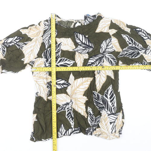 Blue Chameleon Women's Black Floral Blouse Size 14