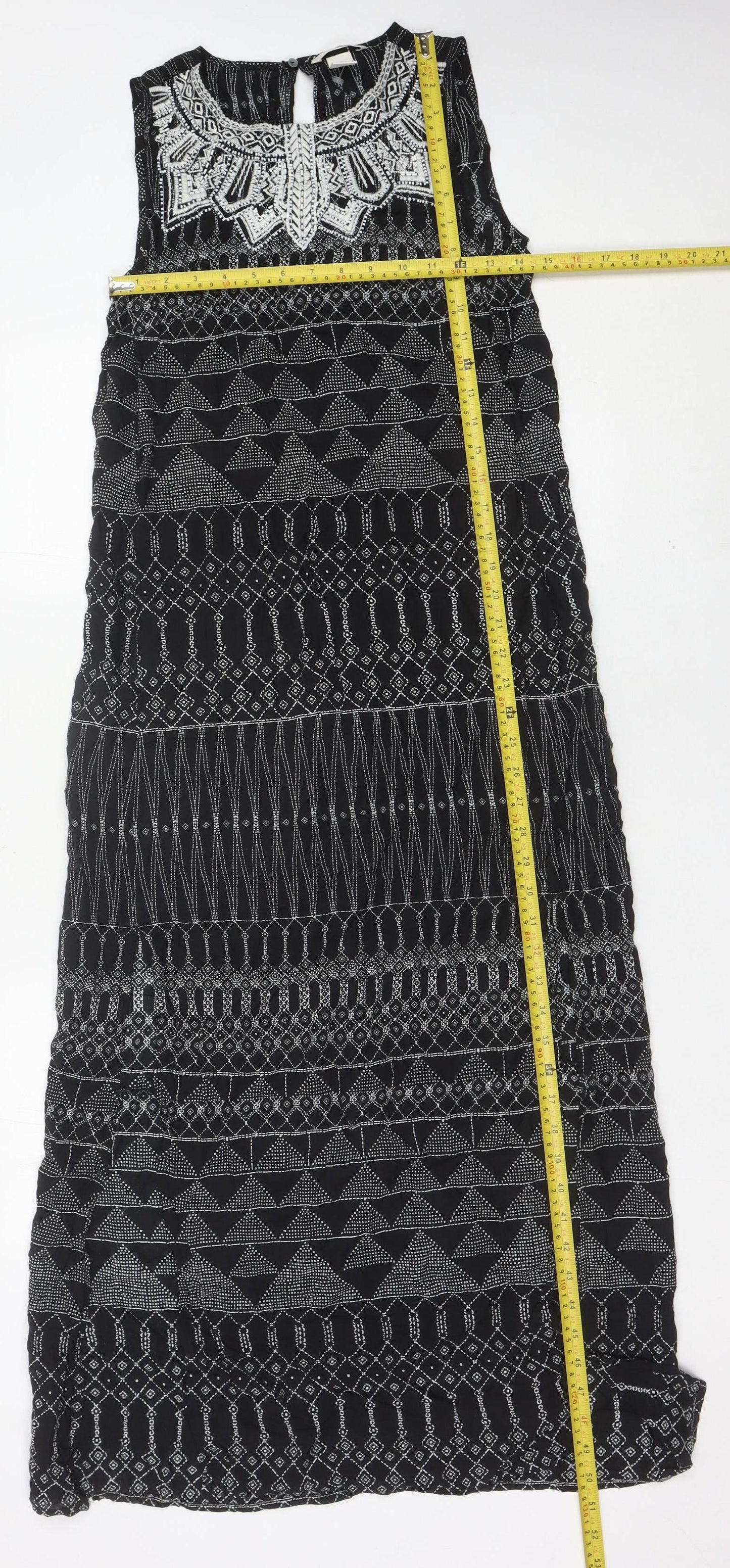 H&M Women’s Black Geometric Embroidered Shift Dress Size 8