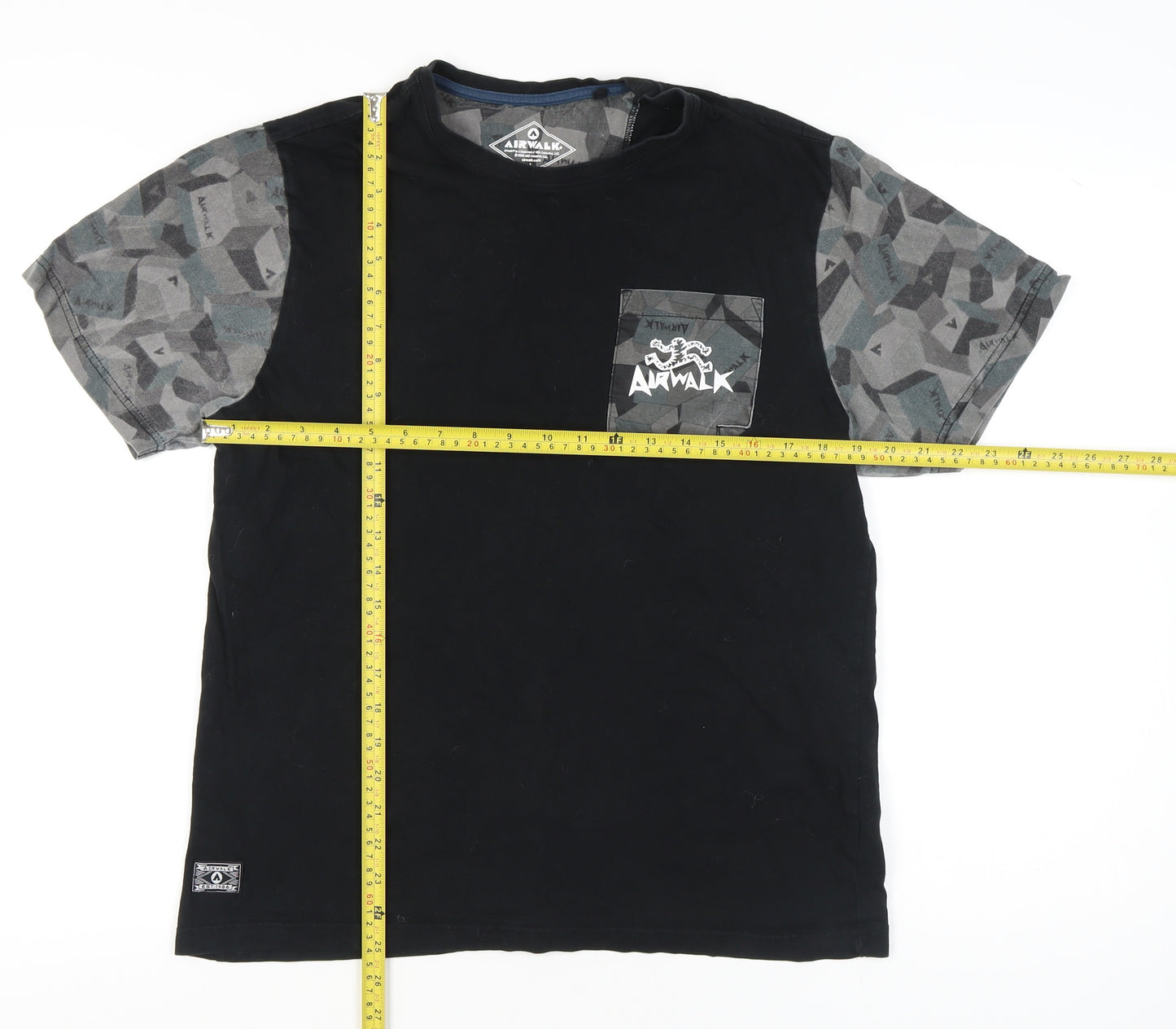 Airwalk Men's Black Camouflage Sleeve Pocket T-Shirt Size L