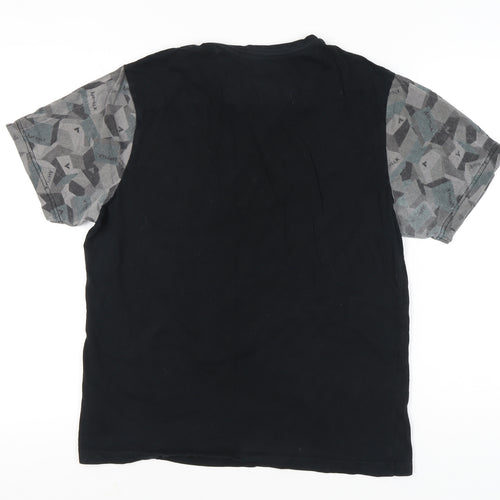 Airwalk Men's Black Camouflage Sleeve Pocket T-Shirt Size L