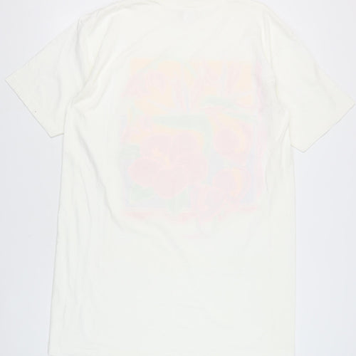 Heartland Apparel Women’s White Floral Graphic T-Shirt One Size