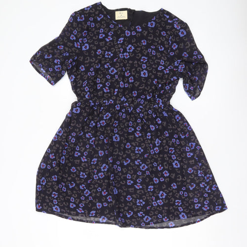 Pins and Needles Women’s Black Skater Dress M Short Sleeve Animal Print
