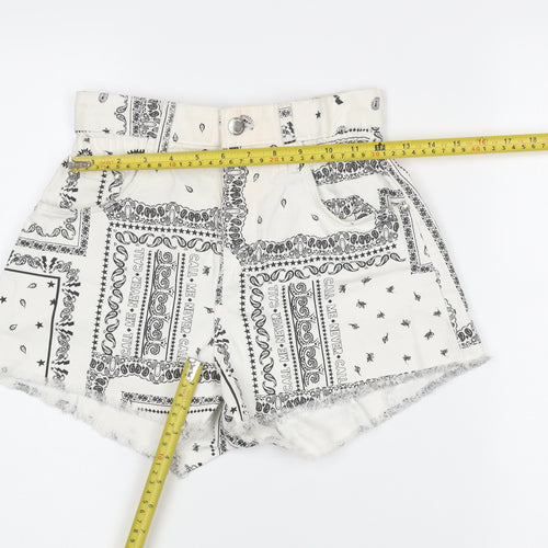 Bershka Women’s White High Rise Cut-Off Cotton Shorts Size 8