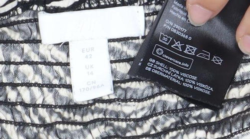 H&M Women’s Black Zebra Print Blouse Size 14 Long Sleeve Cropped