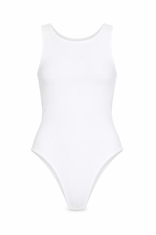 Front view of Quiz Women’s White, size UK 8, Camisole Tank Top Slim Fit Sleeveless