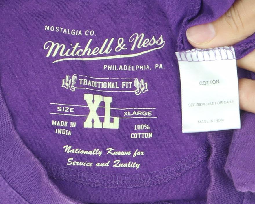 Mitchell & Ness Men's Purple XL Sleeveless Lakers Graphic T-Shirt