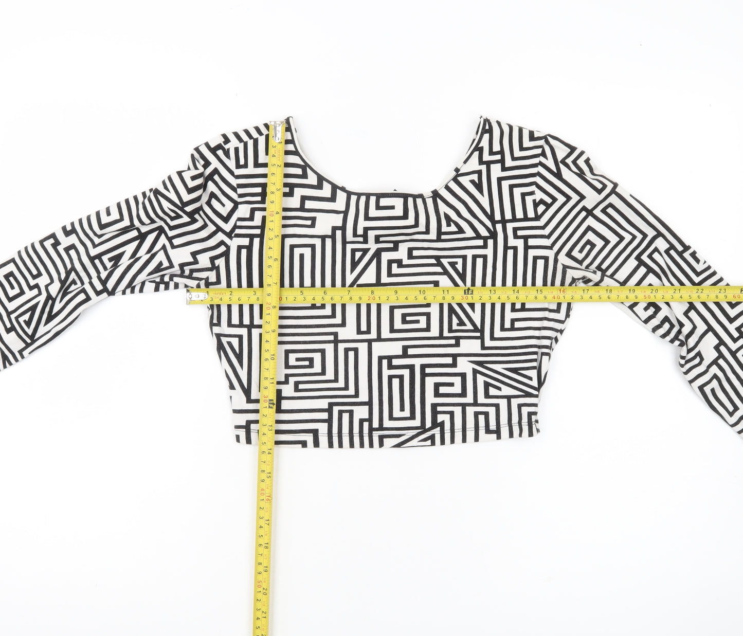 Forever 21 Women’s Black White Geometric Crop Top L Long Sleeve