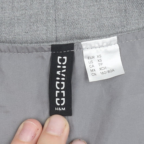 H&M Divided Women’s Grey XS Cropped Sleeveless Button-Up Top