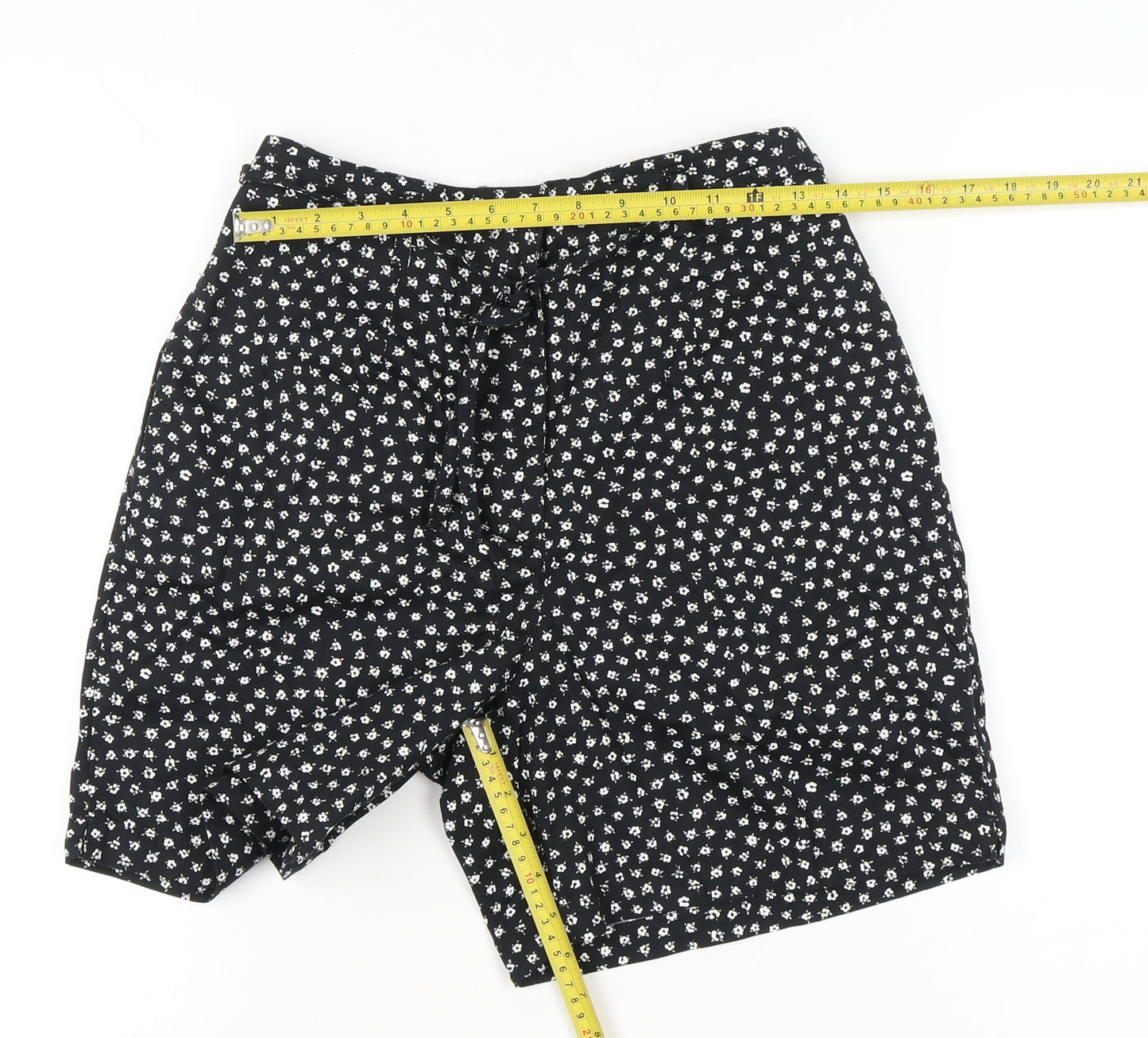 Karen Scott Women’s Black Floral Cotton Chino Shorts Size 12