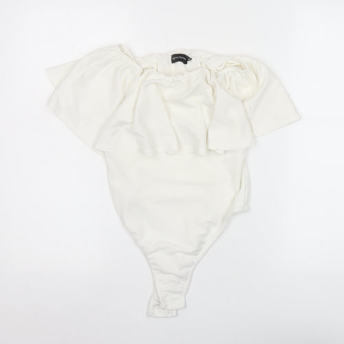 PrettyLittleThing Women White Size 8 Off Shoulder Ruffle Bodysuit Blouse
