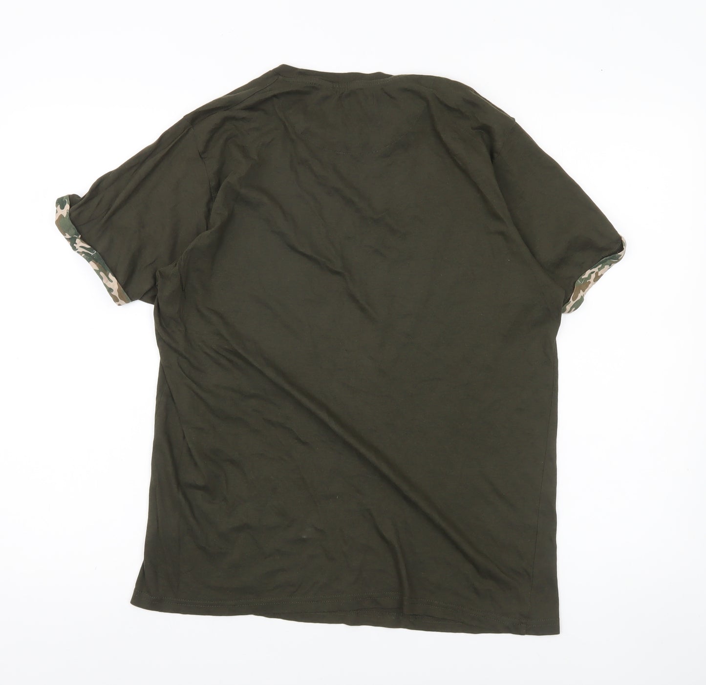 Brave Soul Men's Green Camouflage Pocket T-Shirt Size M Regular Fit