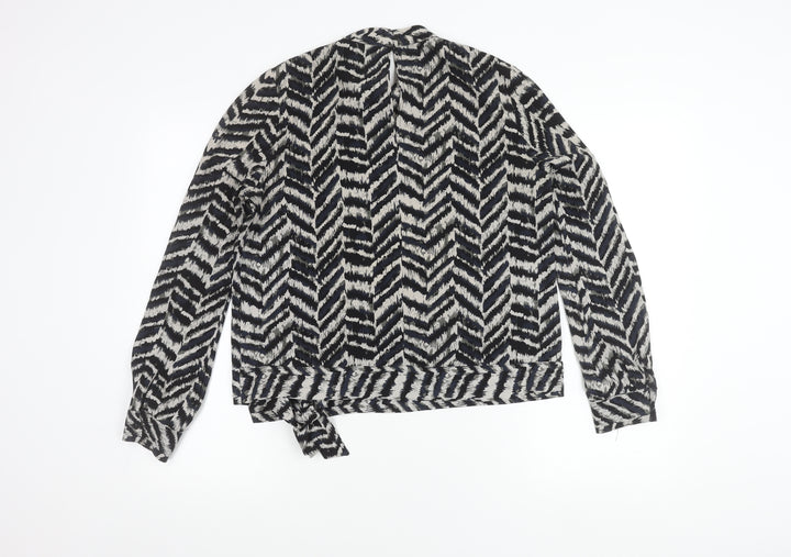 b.young Women’s Black & White Blouse Size 6 Geometric Long Sleeve