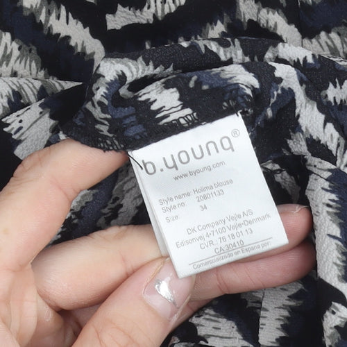 b.young Women’s Black & White Blouse Size 6 Geometric Long Sleeve