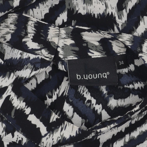 b.young Women’s Black & White Blouse Size 6 Geometric Long Sleeve