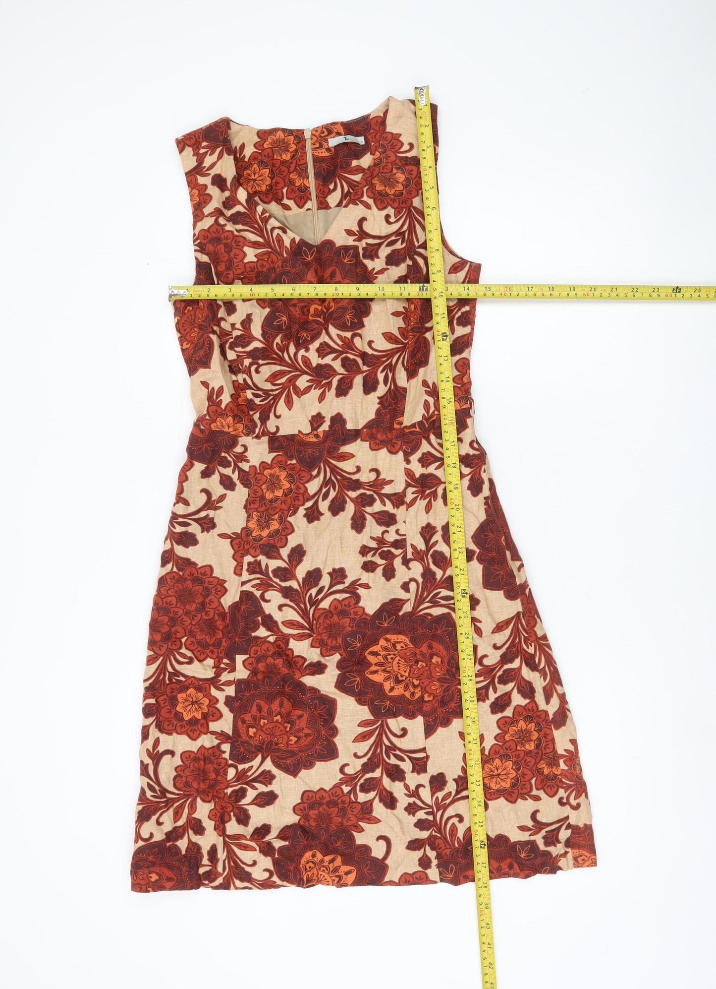 Tu Women’s Beige Red Floral Sheath Dress Size 8 Sleeveless V-Neck