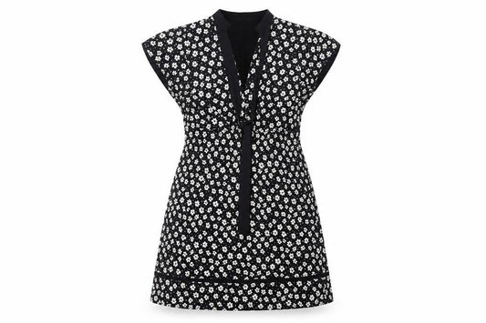 Front view of Yumi Women’s Black Floral A-Line Short V-Neck Dress, size UK 12