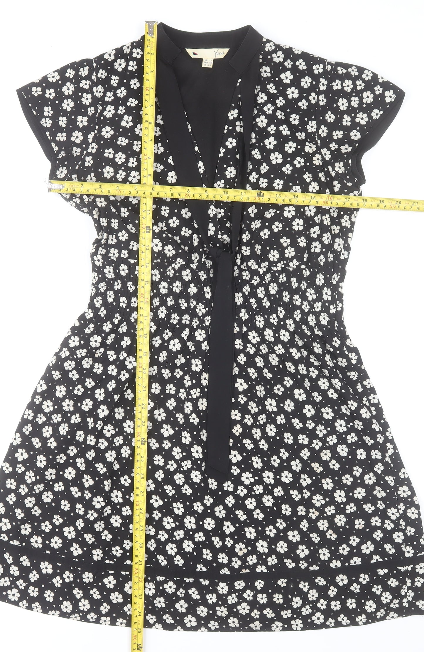 Yumi Women’s Black Floral A-Line Short V-Neck Dress Size 12