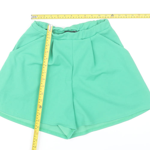 Boohoo Women Green Size 6 Paperbag Shorts Polyester Blend