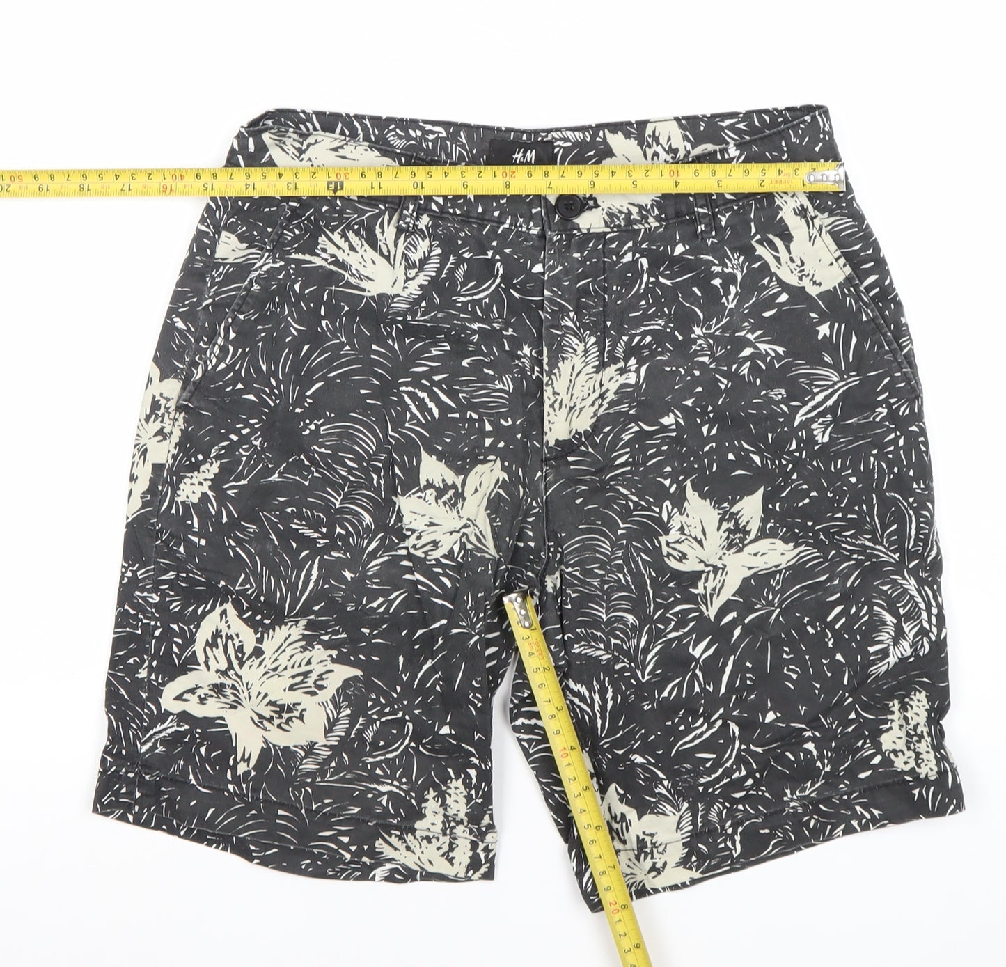 H&M Men’s Black Floral Chino Shorts Size 30R Summer Casual