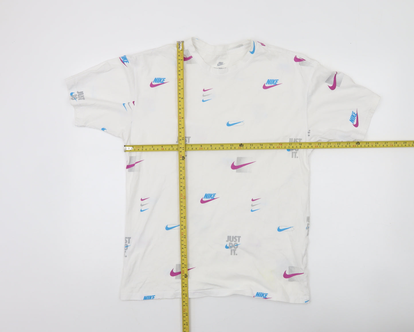 Nike Men's White Loose Fit Graphic Print T-Shirt Small