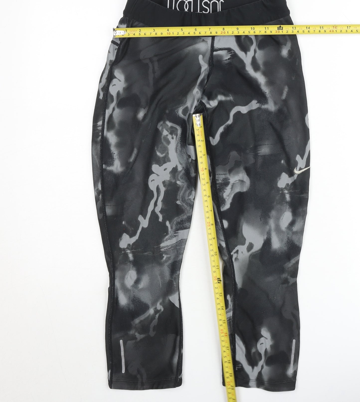 Nike Dri-FIT Women's Black Abstract Capri Sports Leggings Size M