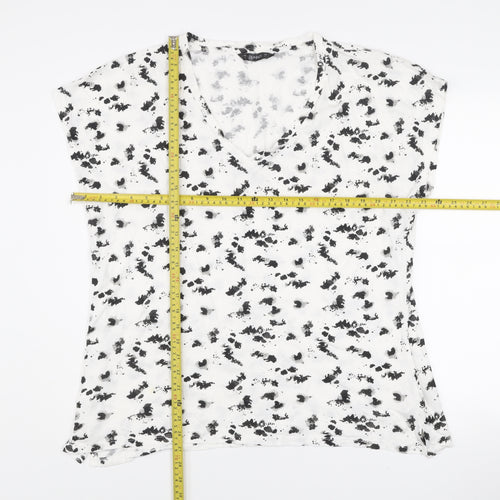 Dunnes Women’s Black & White Floral V-Neck T-Shirt Size L