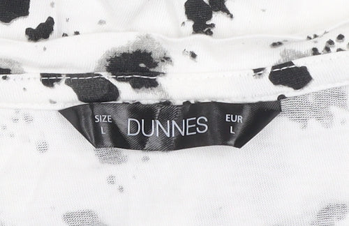 Dunnes Women’s Black & White Floral V-Neck T-Shirt Size L