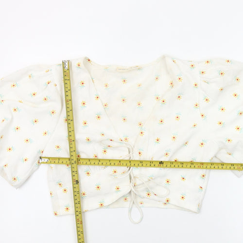 Sisters of the Tribe Women’s Ivory Floral Cropped V-Neck Blouse Size 14