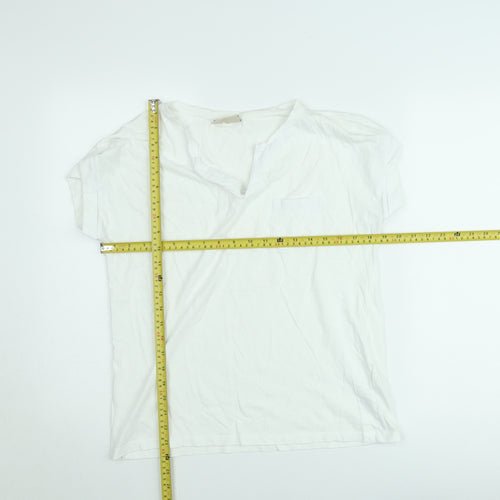 FREE/QUENT Women's White Basic V-Neck Short Sleeve T-Shirt M