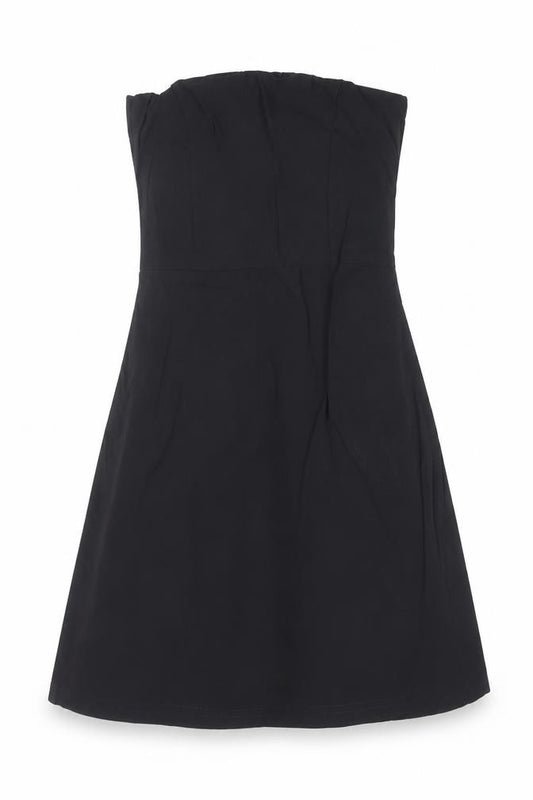 Front view of PRETTYLITTLETHING Women's Black Strapless A-Line Knee Length Dress, size 8
