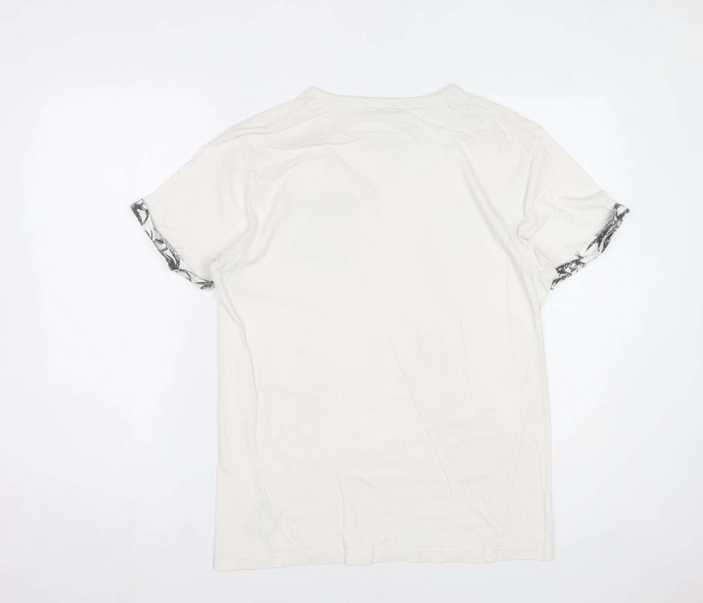 DStruct Men's White Palm Print Pocket T-Shirt Small
