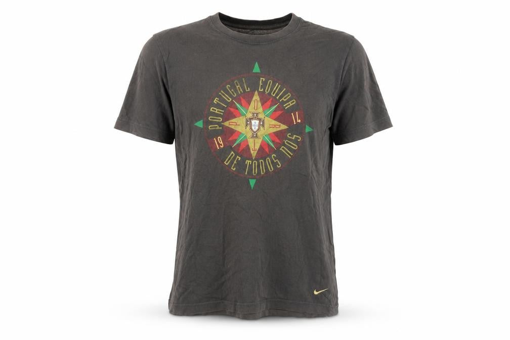 Nike Men's Grey Portugal Football Graphic Crew Neck T-Shirt Size M