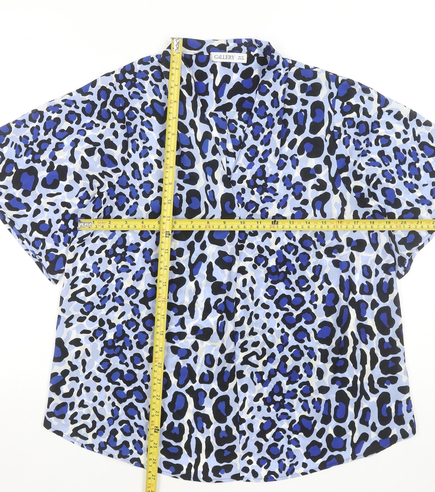 Gallery Women’s Blue Animal Print Short Sleeve Blouse Size 10