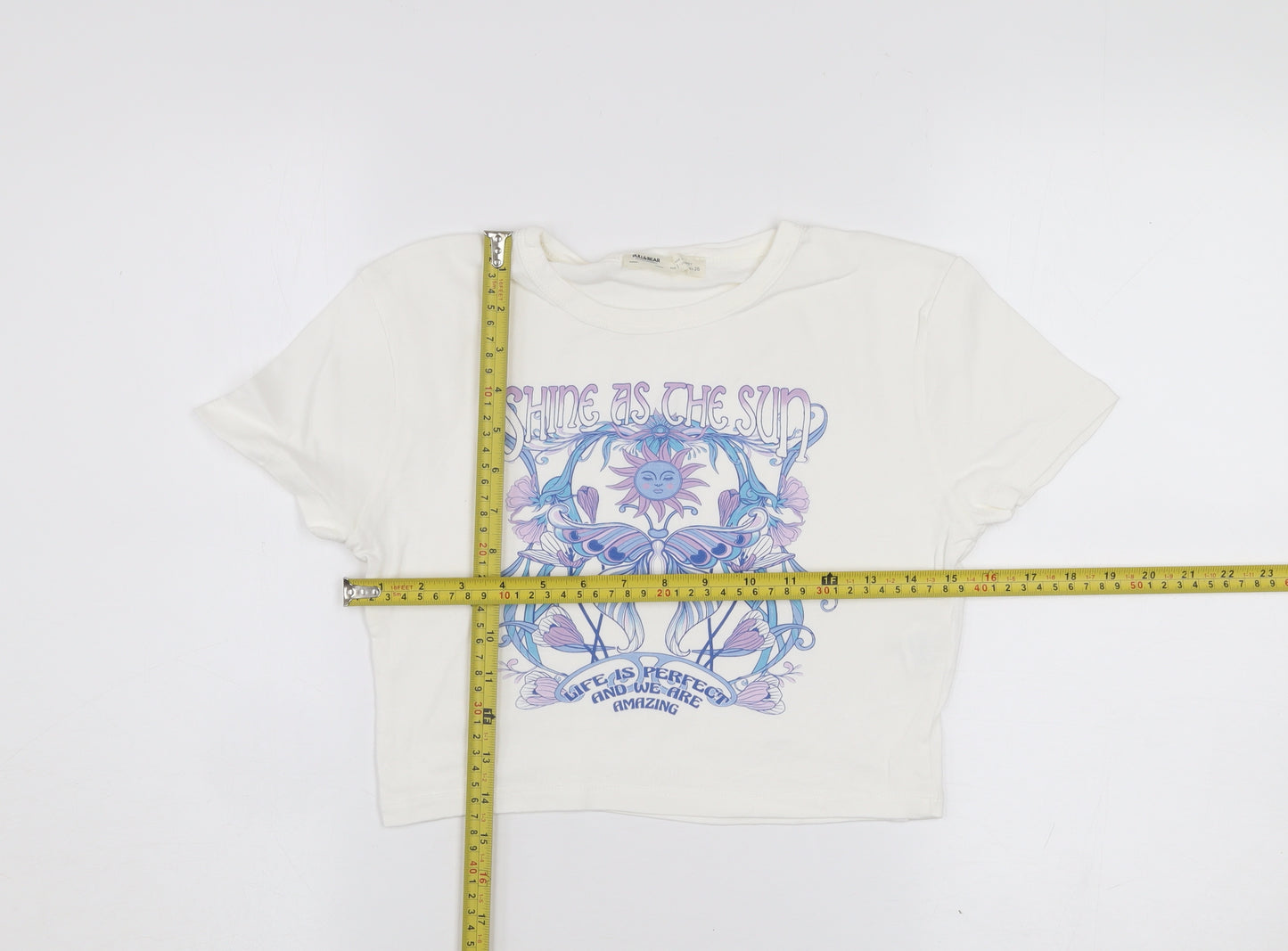 Pull & Bear Women's White Cropped Graphic T-Shirt Size S