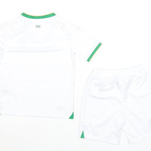 Castore Boys White 4-5Y Ireland Football Shorts Set