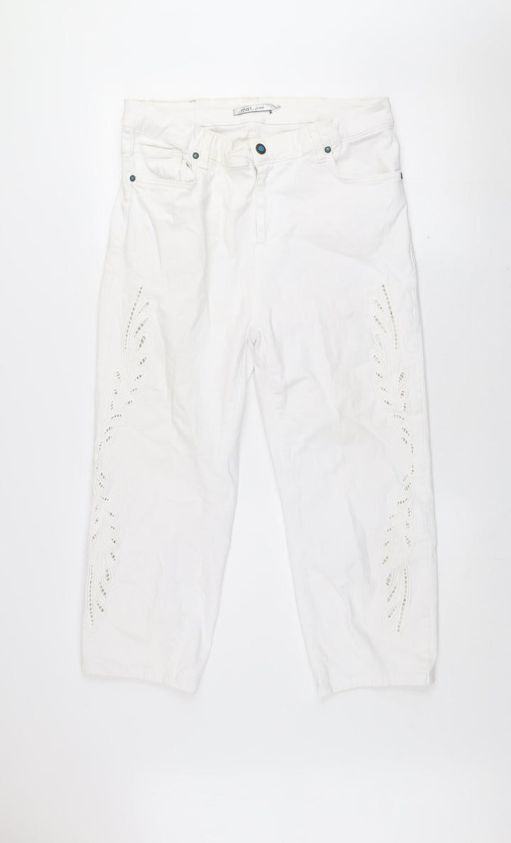 mat. Women's White Embroidered Straight Jeans Size L