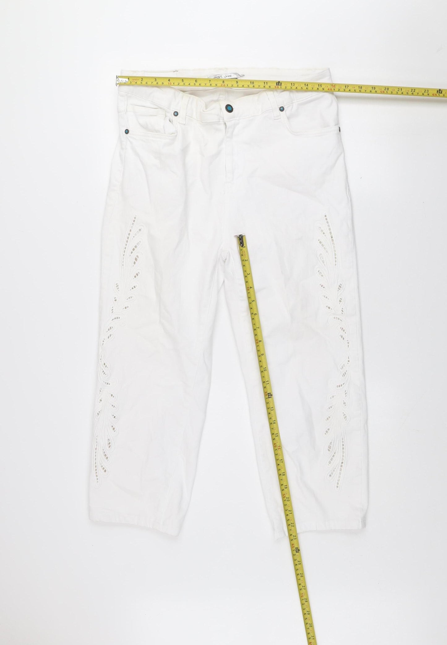 mat. Women's White Embroidered Straight Jeans Size L